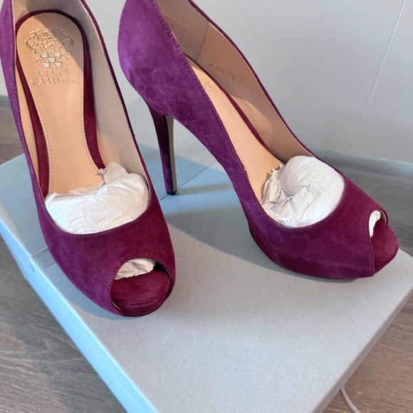 New vince camuto peep toe heels suede burgundy , 8,5 - Picture 4 of 5